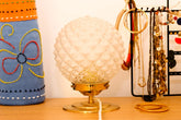 Lampe à poser - Raphaele - Globe en verre Vintage - Ciselé et dépoli sur Base en laiton